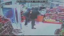 Silah� �ocu�una do�rultan gasp��lar� b�yle kovalad�