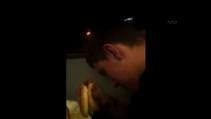 Sarho� gencin hamburgerle imtihan�