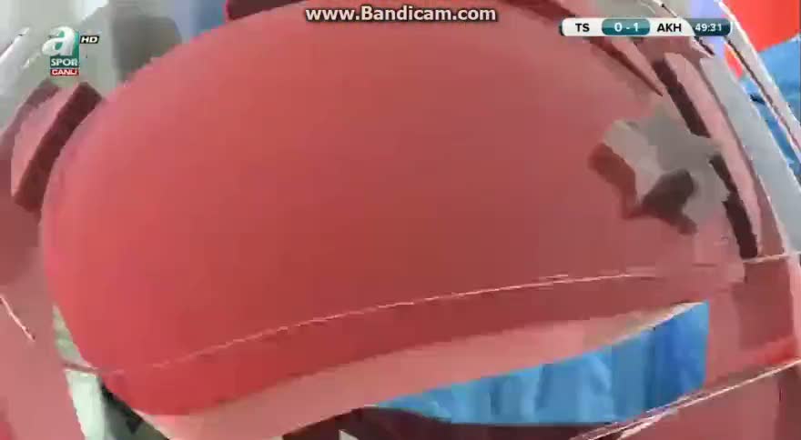 Trabzonspor'lu Güray'ın kolu çıktı