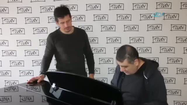 Emre Belözoğlu şarkı söyledi